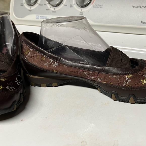 Skechers Brown leather Embroidered Mary Jane sneakers - Picture 4 of 8
